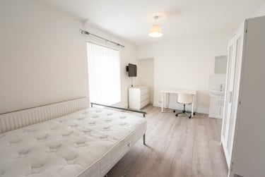 6 bed house, William Street, Sandfields, Swansea, SA13QS - Image 5